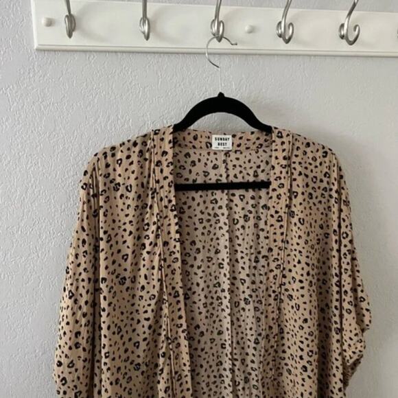 Aritzia Sunday Best Cosima Leopard Print Kimono - Picture 4 of 7